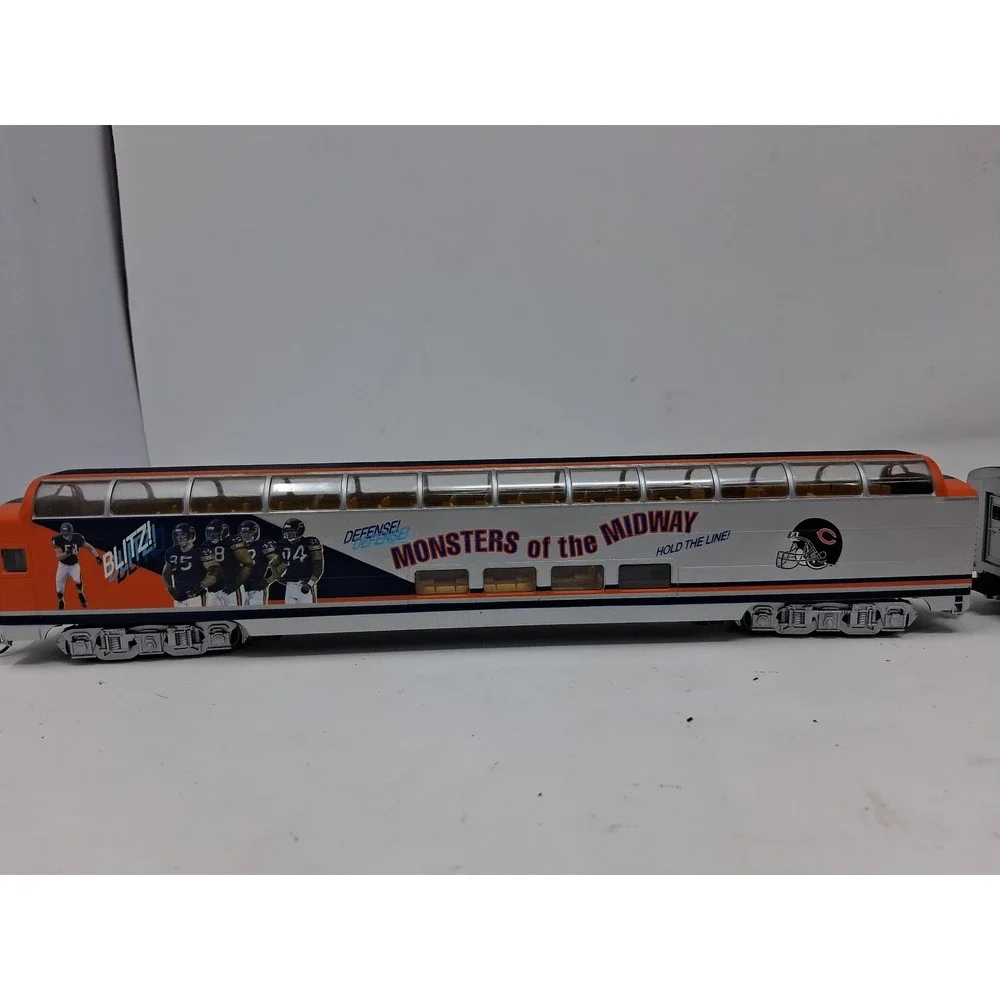 Bachmann HO Scale Chicago Bears Monsters of the Midway Train Locomotive & Car. X